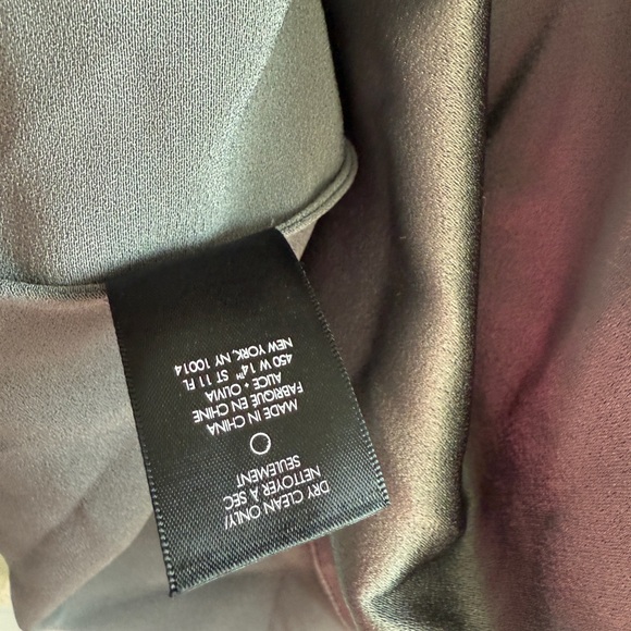 ALICE + OLIVIA Harmon Draped Racerback Blouse In Grey - Picture 10 of 12